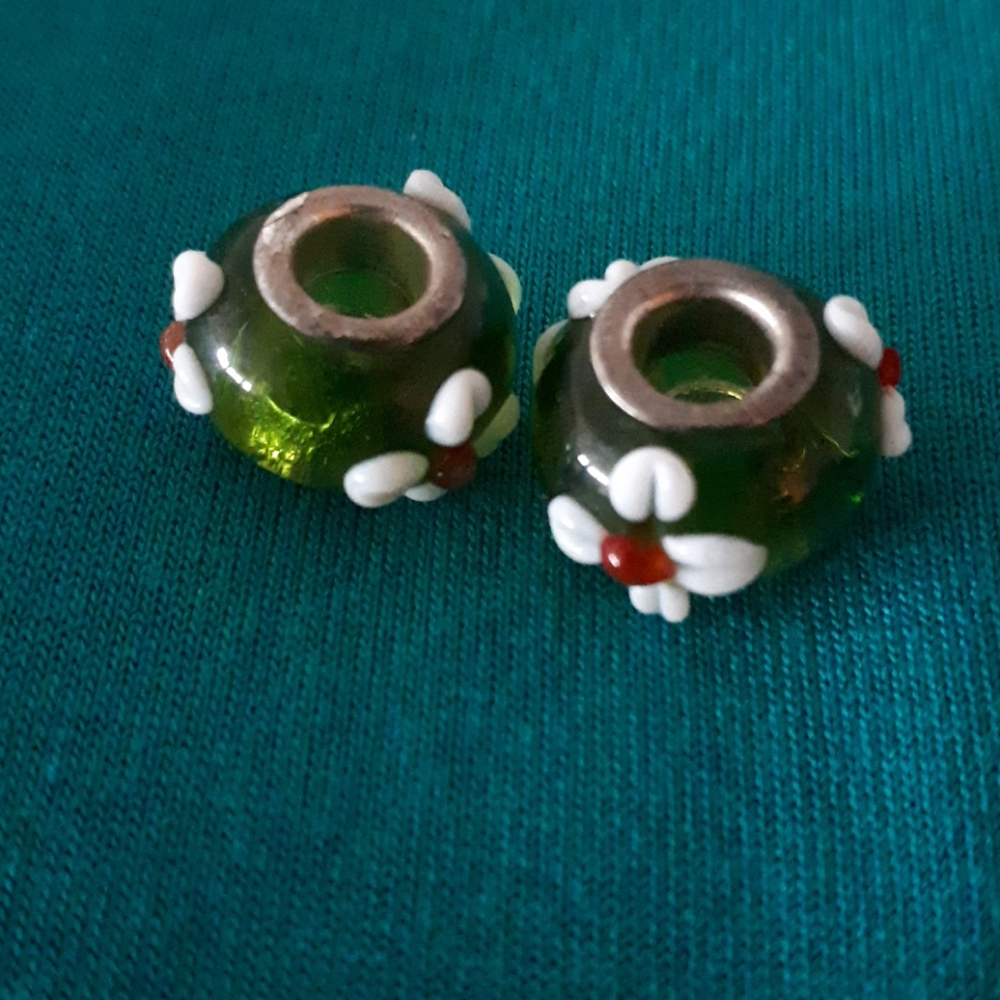 2 Glass Beads for bracelet